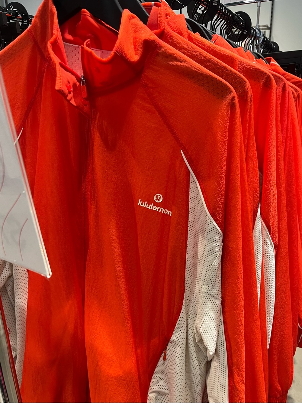 lululemon LICENSE  TO TRAIN TEXTURED. JACKET NWT SIZE SMALL